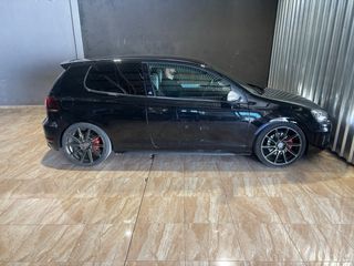 Volkswagen Golf gti edicion adidas