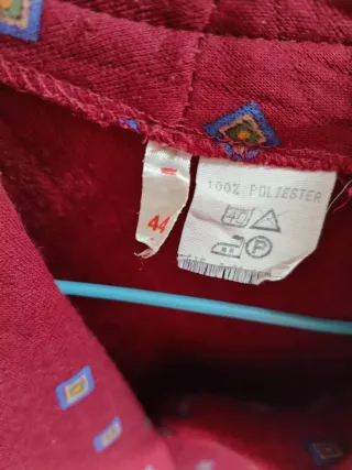 Bata corta de caballero acolchada rojo, granate