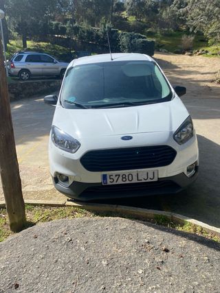 Ford E-Transit Courier 2012