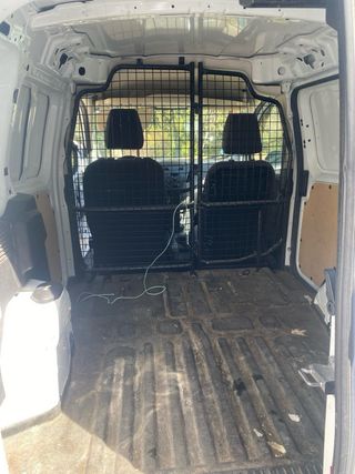 Ford E-Transit Courier 2012