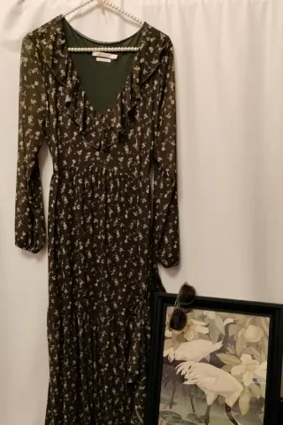 Vestido midi floral caqui