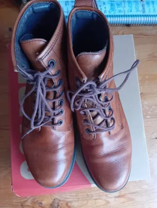 Botín Camper cordones marrón