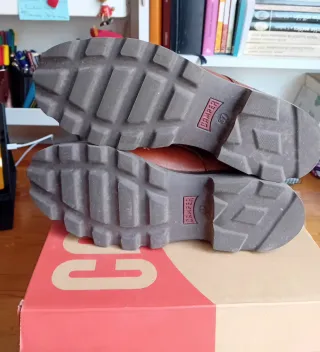 Botín Camper cordones marrón