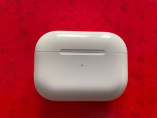 AirPods Pro 1 (A2190) - Piezas/Uso Parcial - Funda
