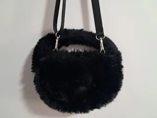 Bolso pelo negro