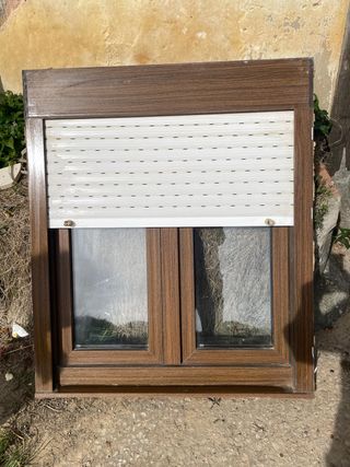 Ventana y reja PVC imitación madera