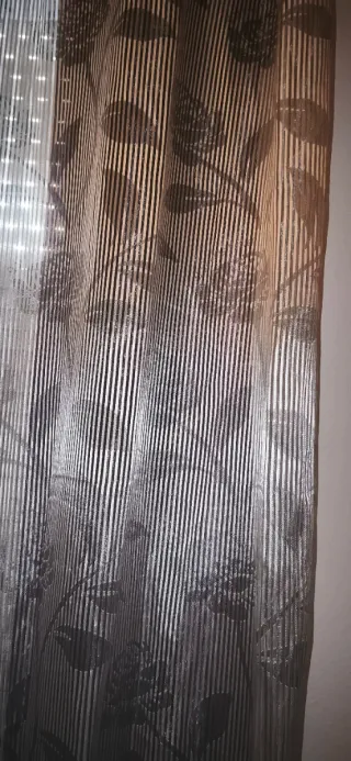 Cortina moderna gris plata