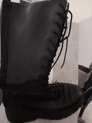 Botas militares negras