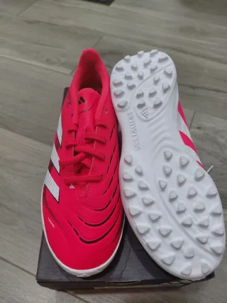 Botas de fútbol Adidas multitaco