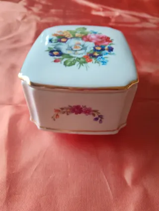 Guarda-jóias e cinzeiro porcelana floral