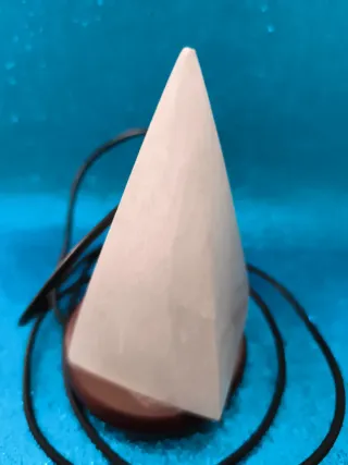 Lámpara de sal natural piramidal