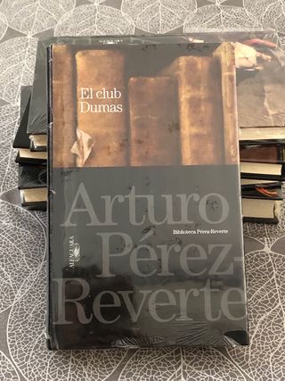 Colección Arturo Pérez Reverte
