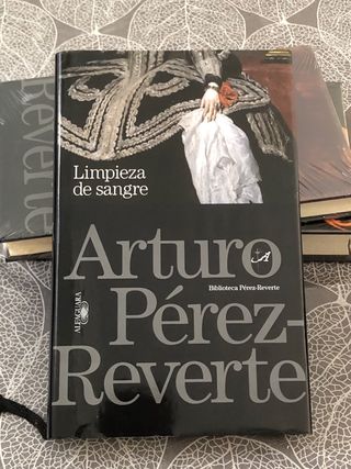 Colección Arturo Pérez Reverte
