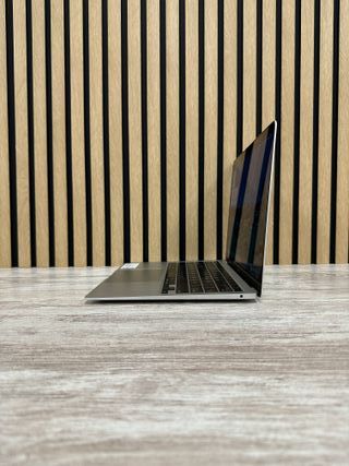 MacBook Air 13" 2020 M1 8gb 256gb SSD