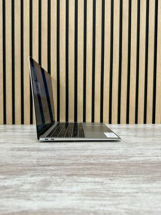 MacBook Air 13" 2020 M1 8gb 256gb SSD