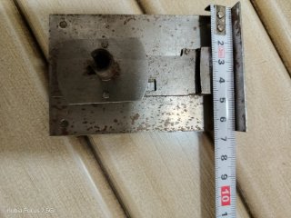 Cerraduras antiguas para cajones