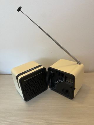 Radio Brionvega Cubo Beige/Nero