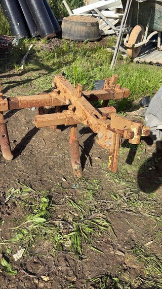 Arado de mulita mecánico