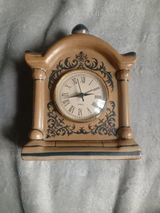 Reloj de cerámica decorado