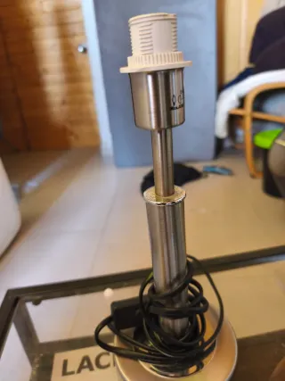 Pie de lámpara de mesa plateado