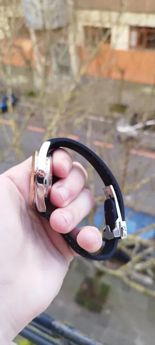 Reloj Negro y Blanco