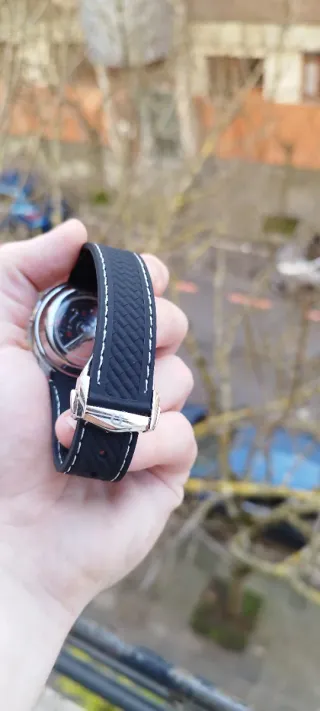 Reloj Negro y Blanco