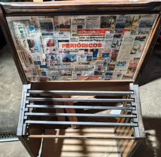 Revistero Vintage Papel y Madera