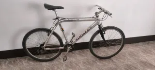 2 BICICLETAS, BTWIN VTT ROCKRIDER 6.5 y una GRISLE