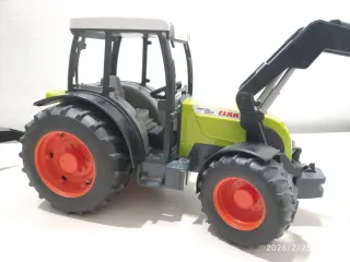 Tractor Claas con remolque BRUDER escala 1/20