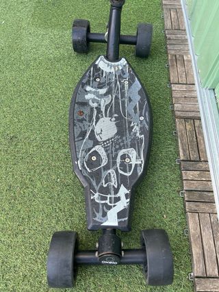 Patinete 4 ruedas calavera