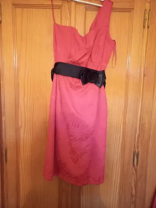 Vestido mujer rojo con cinturón negro