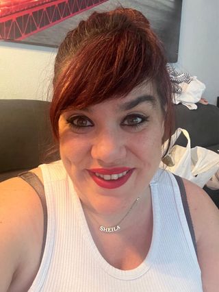 Camarera.de barra terraza y mesa