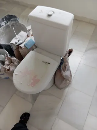 Mampara de ducha y plato de ducha y bater