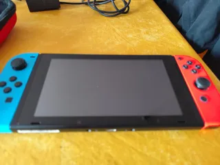 Nintendo Switch Azul y Rojo