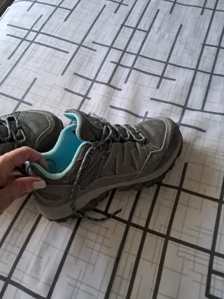 Zapatillas Columbia grises y turquesa