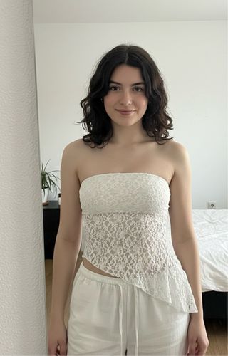 Top encaje blanco asimétrico NUEVO bershka