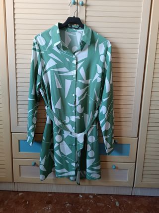 Vestido camisero estampado verde y blanco
