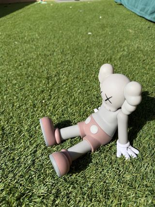 Figura KAWS