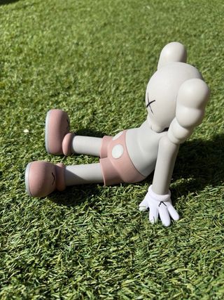 Figura KAWS