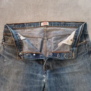 2 x 15€ Pantalones Levis