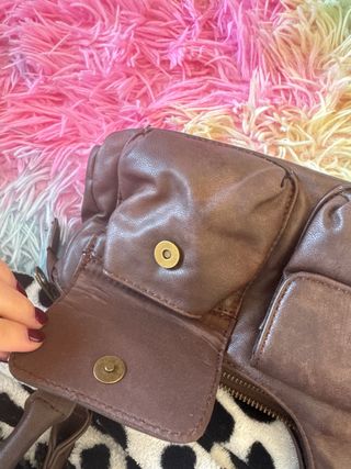 Bolso pequeño Stradivarius marrón