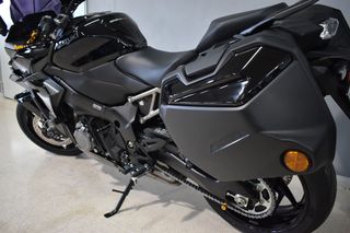 Suzuki GSX S1000GT Negra