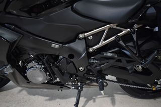 Suzuki GSX S1000GT Negra