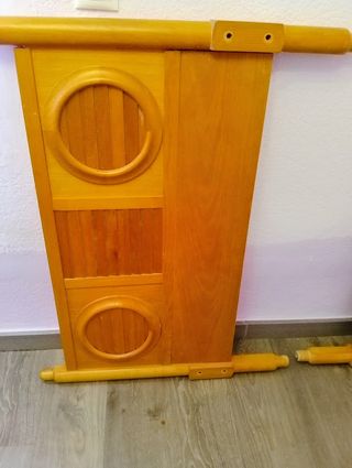 Cama de madera con somier