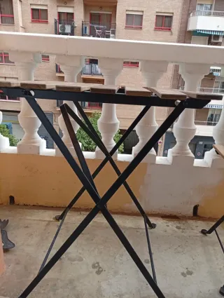 Tavolo da esterno in legno