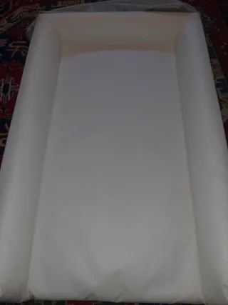 Cambiador Ikea con 2 fundas