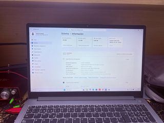 Portátil Lenovo Plata