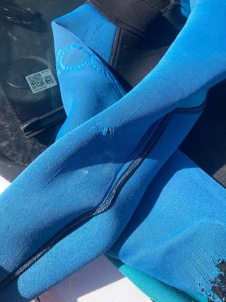 Traje de neopreno Excel azul y negro