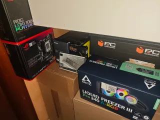 PC Gaming 9800X3D, 32GB, 4TB, RTX 5070 Ti, 1000W