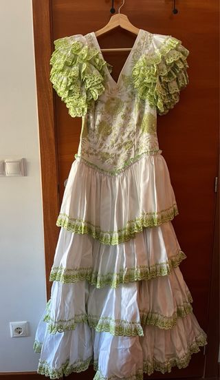 Vestido de flamenca blanco y verde